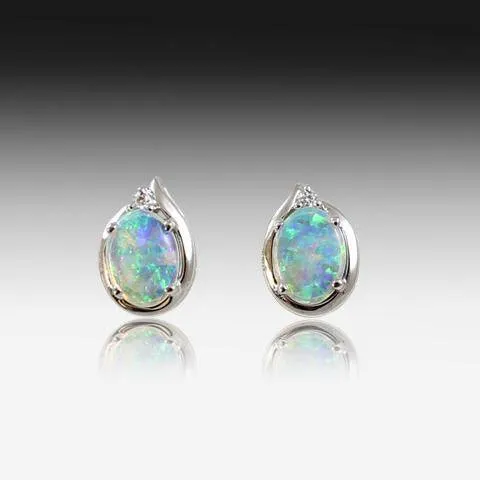 18kt White Gold Crystal Opal Studs