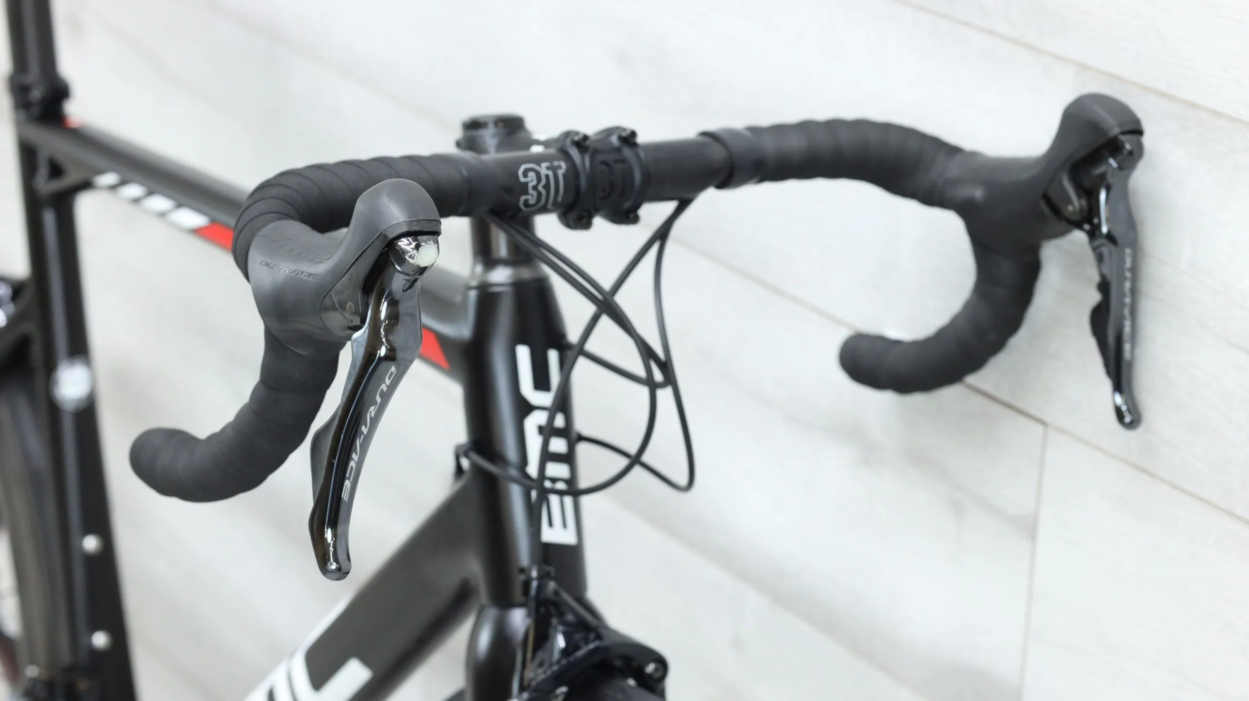 2016 BMC Teammachine SLR01  Road Bike - 56cm