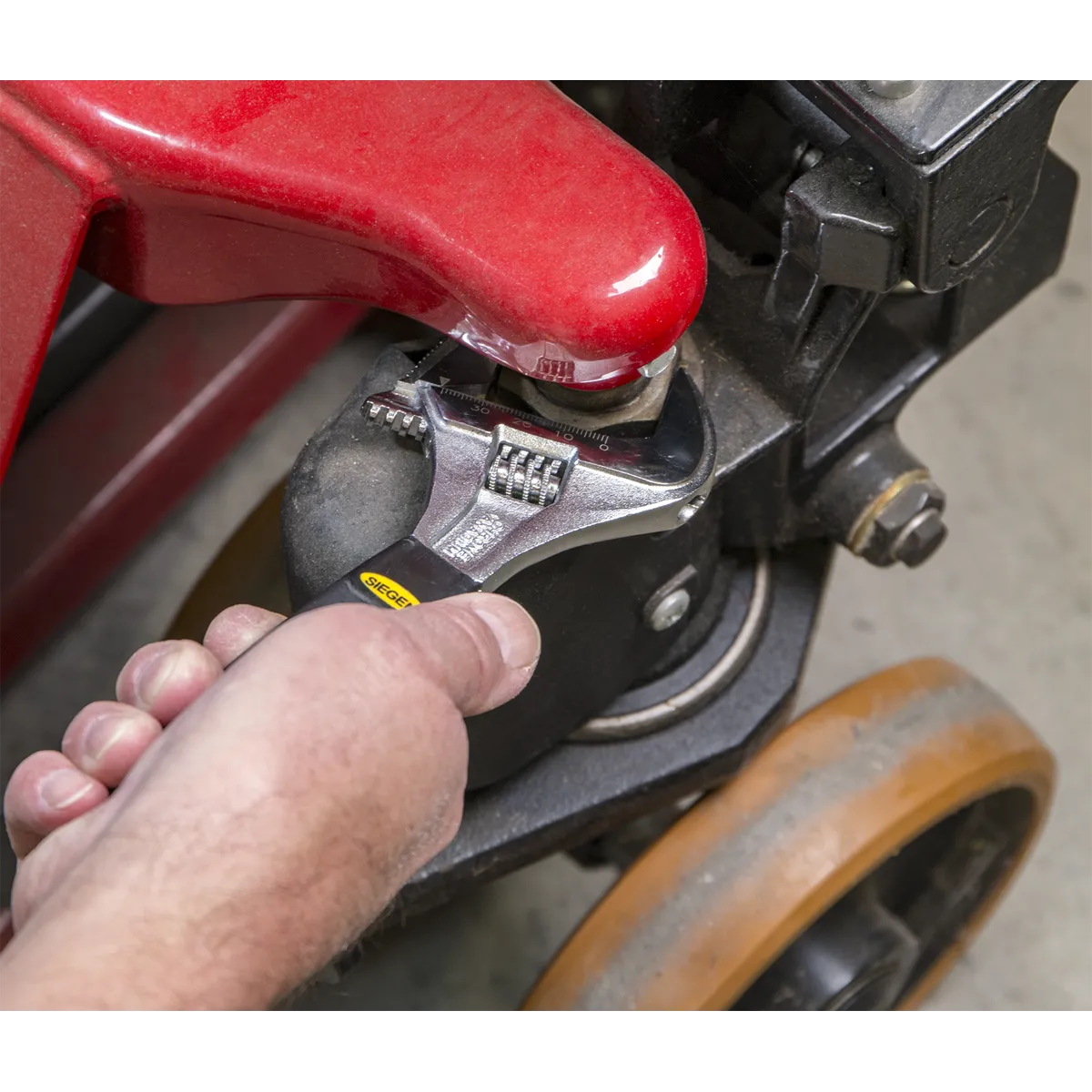 Adjustable Wrench with Extra Wide Jaw Capacity 200mm