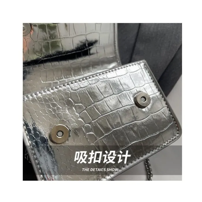 Chain Strap Flap Crossbody Bag