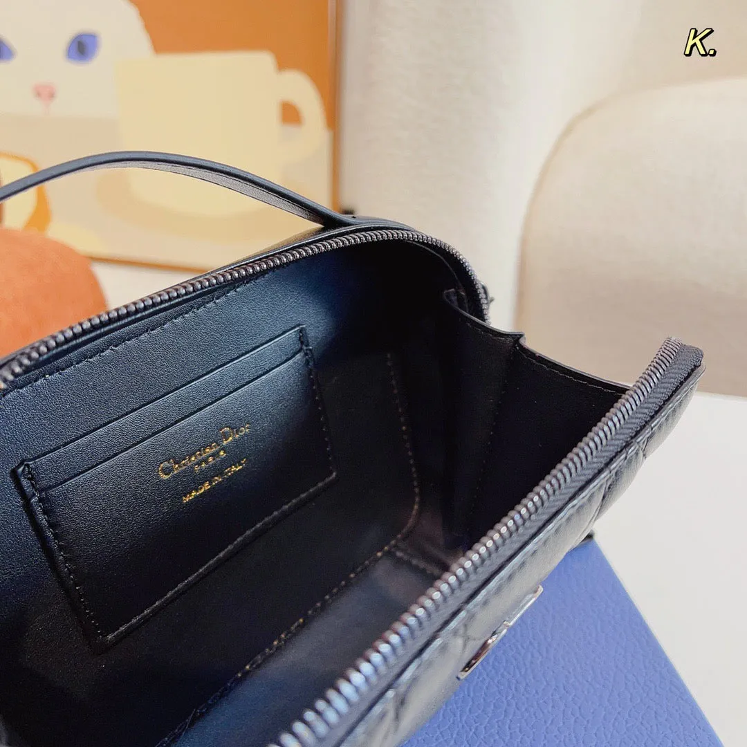 DR264 Dior Caro Box Bag / 7 x 5 x 2 inches