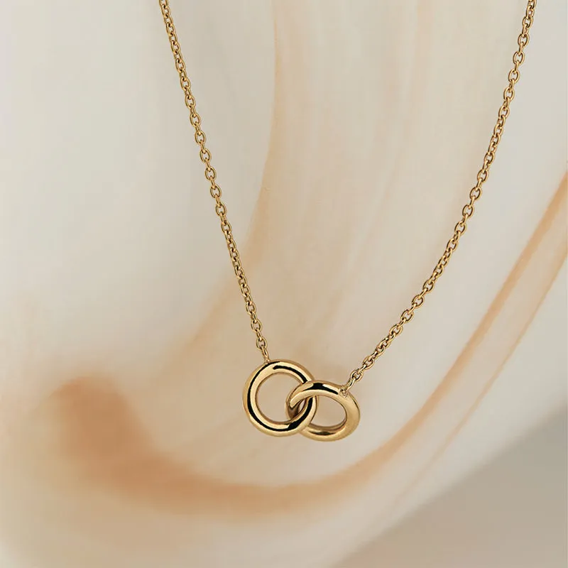 EMBRACE NECKLACE