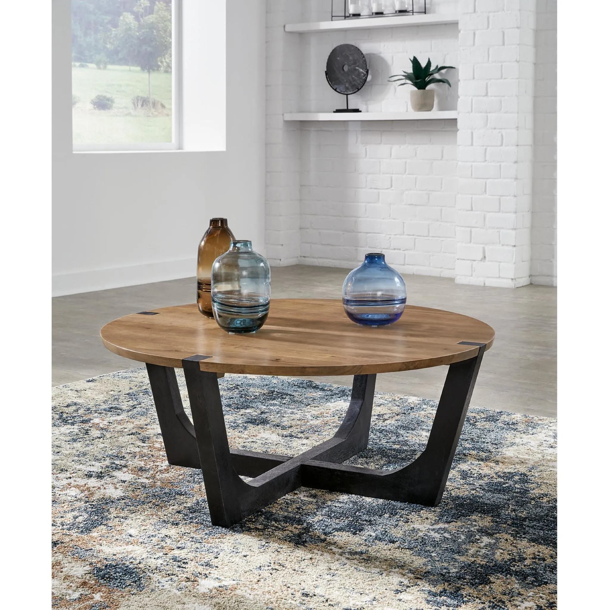 Hanneforth Round Cocktail Table