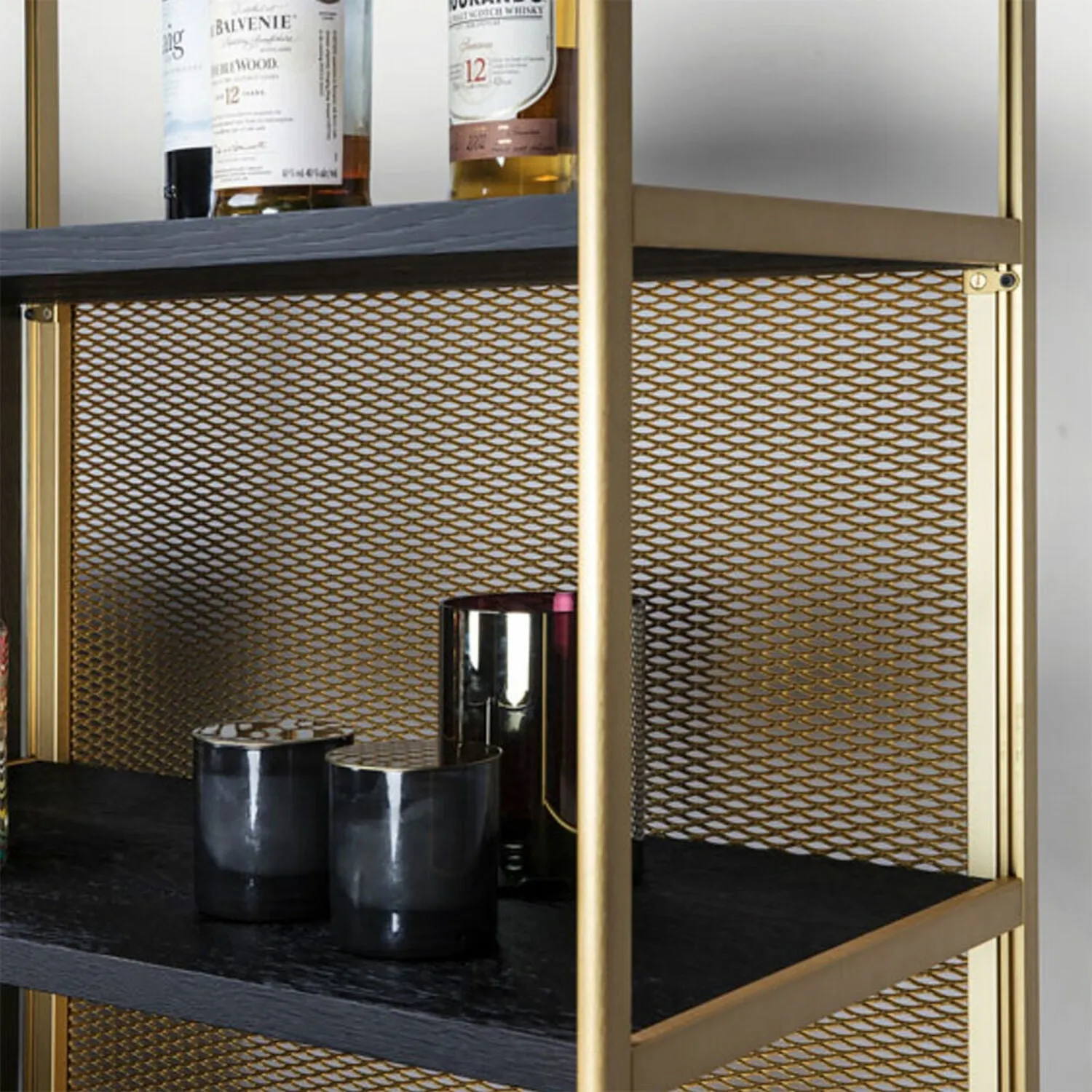 janua | bc 06 room 68 shelving system | 5x5 grid black   brass