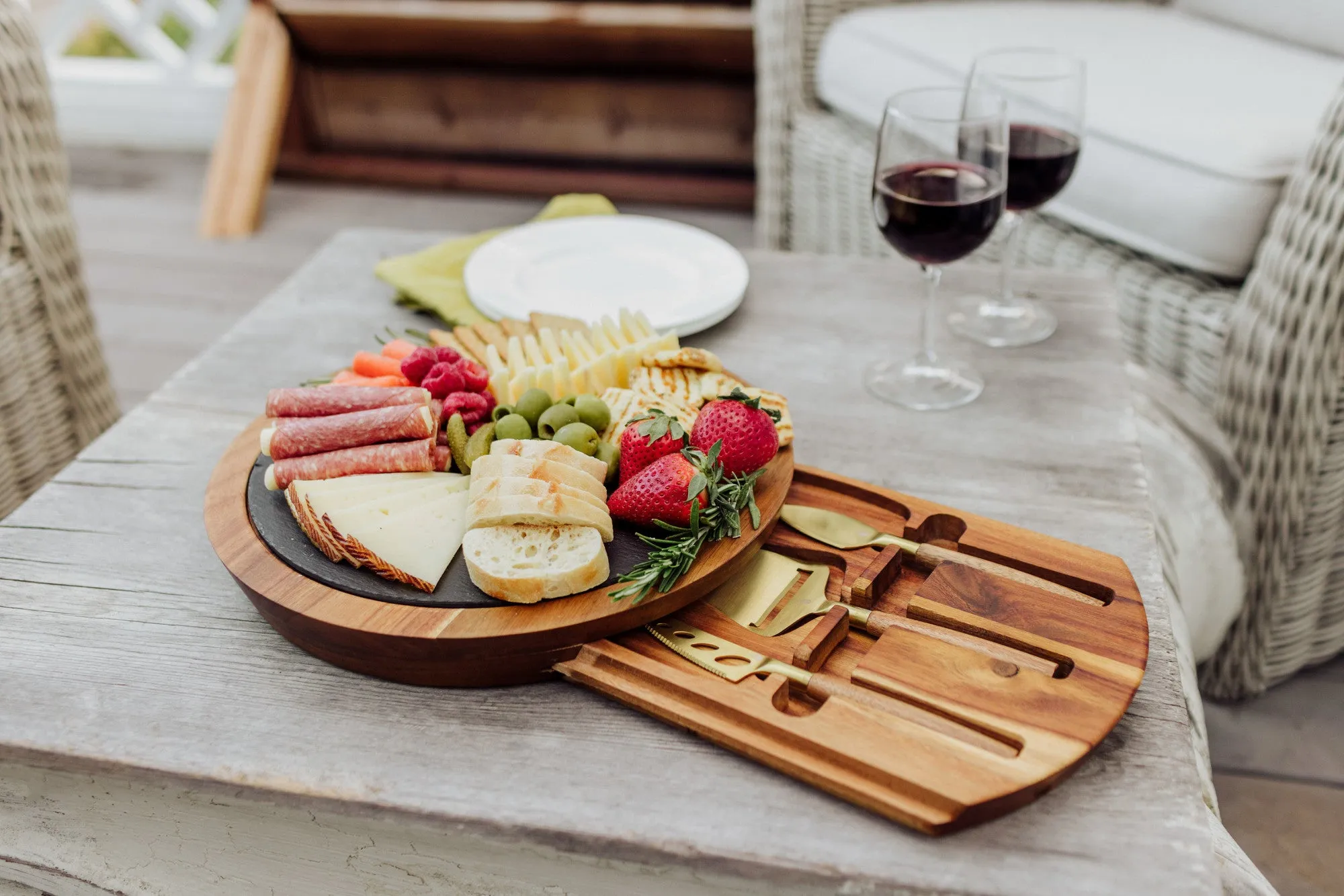 New York Islanders - Insignia Acacia and Slate Serving Board with Cheese Tools
