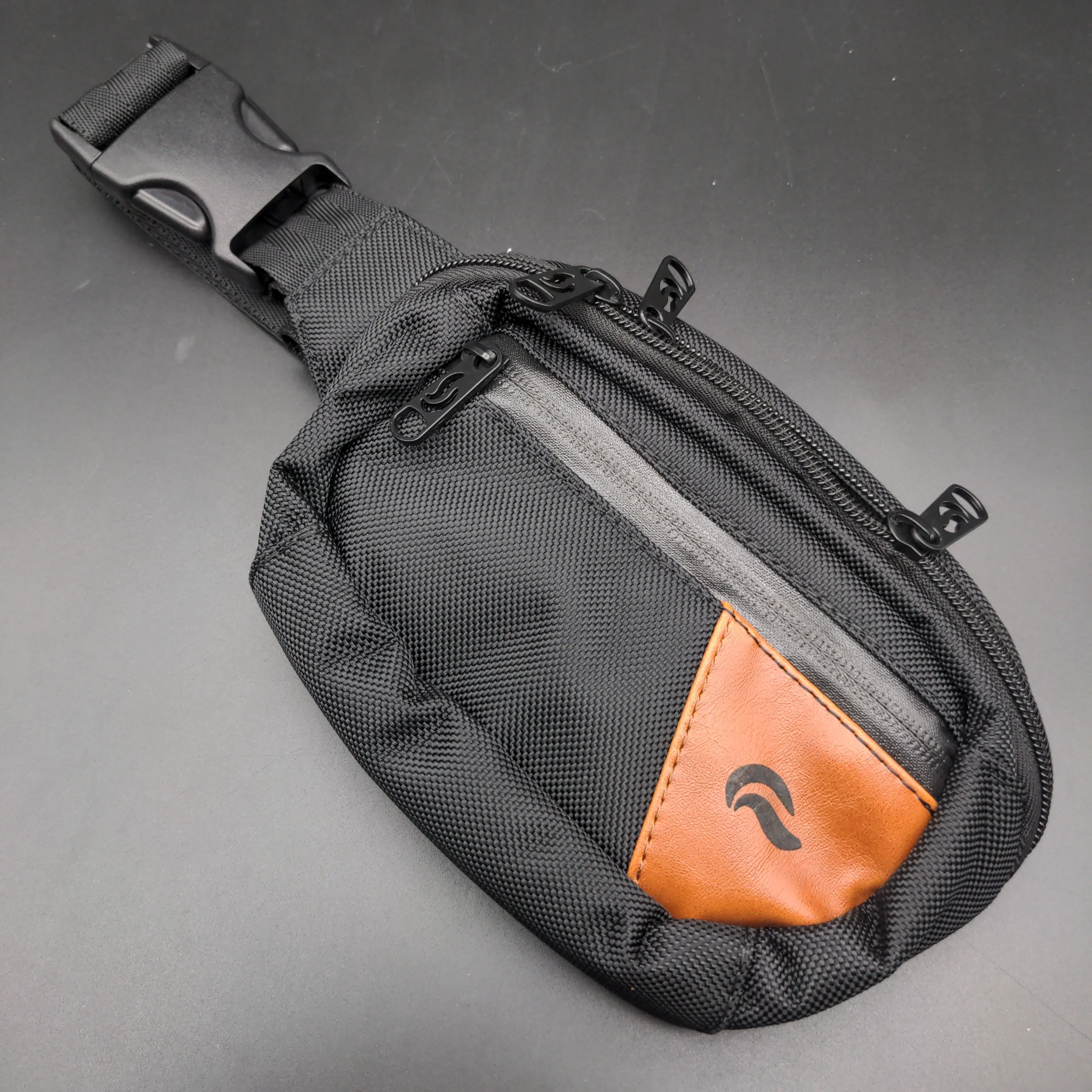 Skunk "Hipster" Smell Proof Fanny Pack