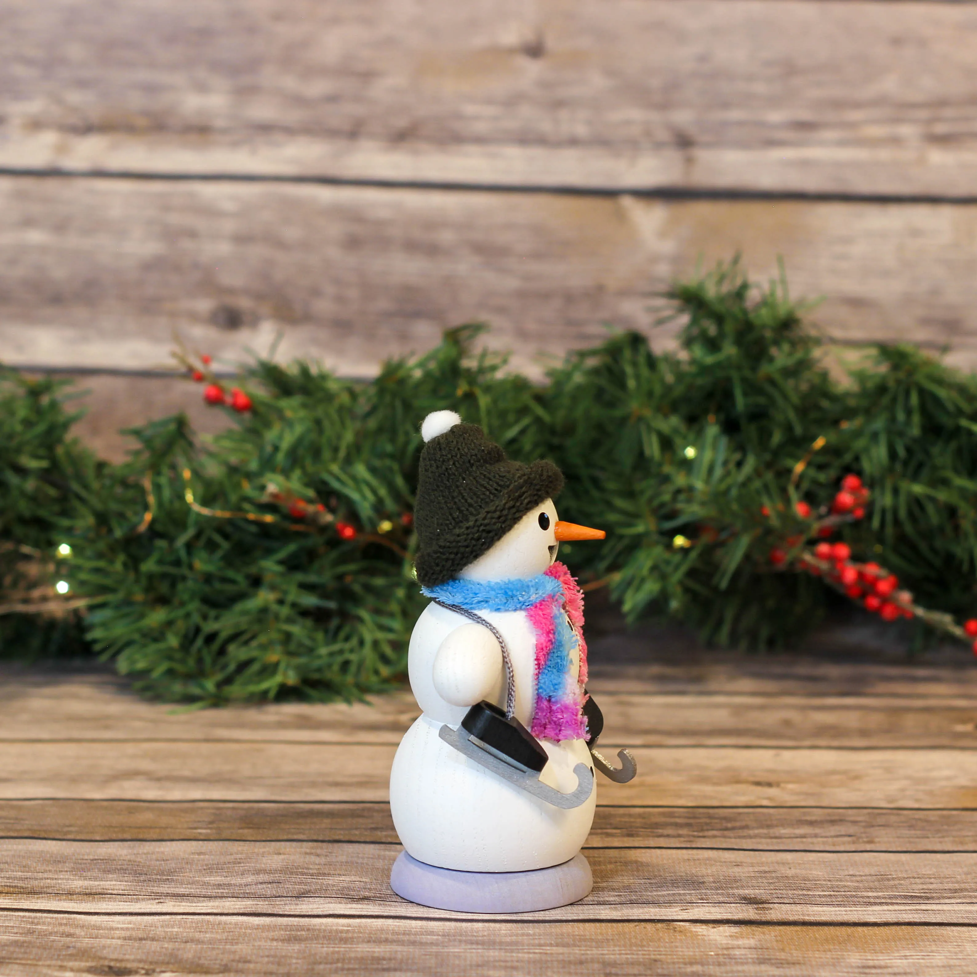 Smoker - Snowman with Ice Skate