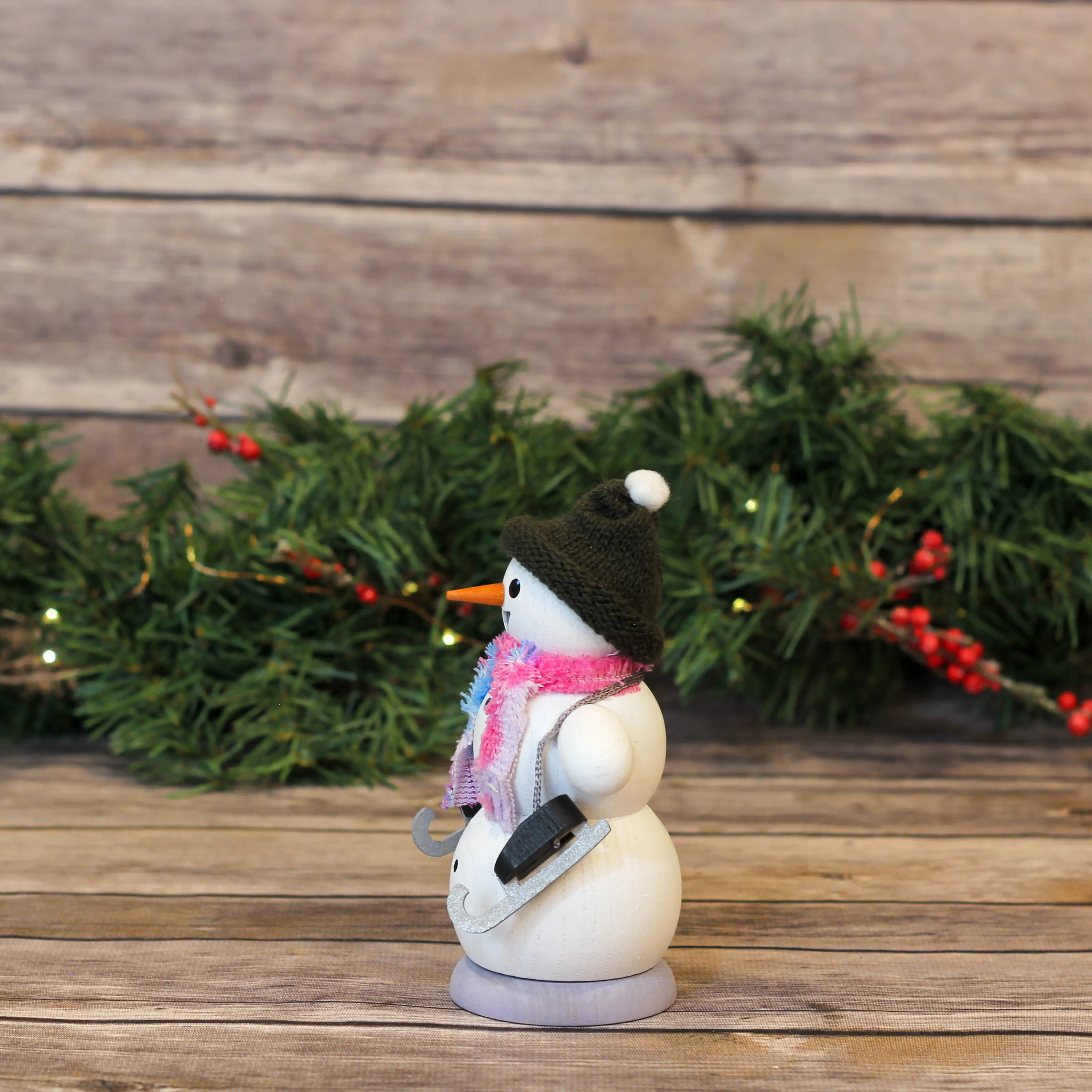 Smoker - Snowman with Ice Skate
