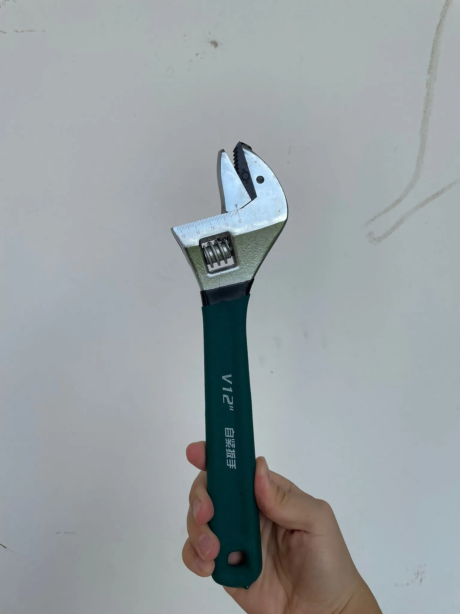 V Adjustable Wrench 12" With Gear | Model: ADJ-V12